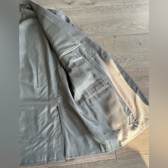 Armani Collezioni G-Line New Basic Two-Piece Wool Suit - Picture 8 of 16